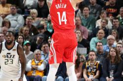 1xbet体育网站-太阳逆转爵士，豪取胜利