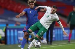 1xbet体育电竞-新秀球员崭露头角，成为球迷关注焦点