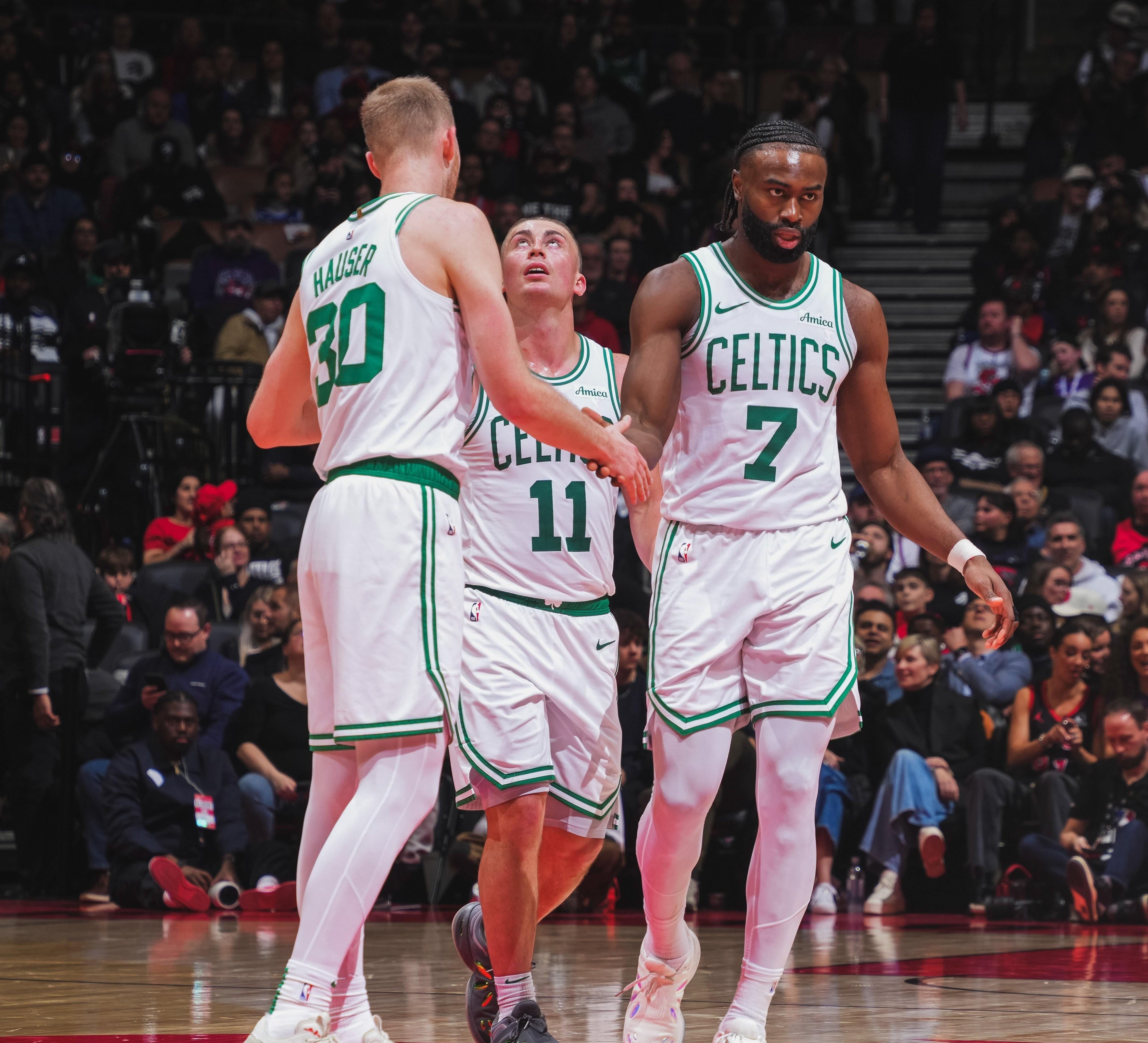 尼克斯胜国王，锁定季后赛席位