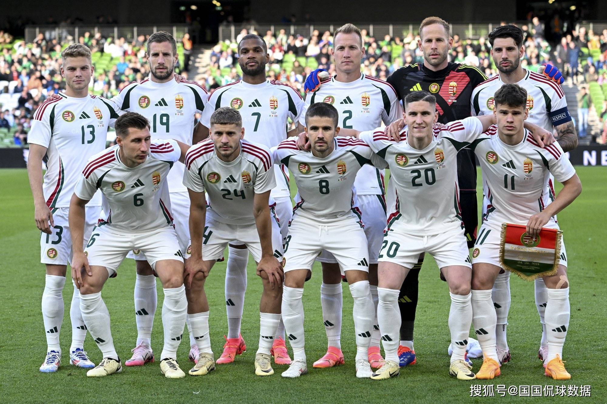 关于欧洲杯预选赛进入白热化阶段，各国队伍争奇斗艳的信息