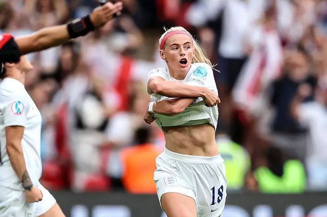 世界女足比赛颁奖盛大戴帽美女破纪录的简单介绍