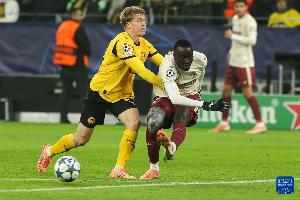 比利亚雷亚尔不敌加拉塔萨雷