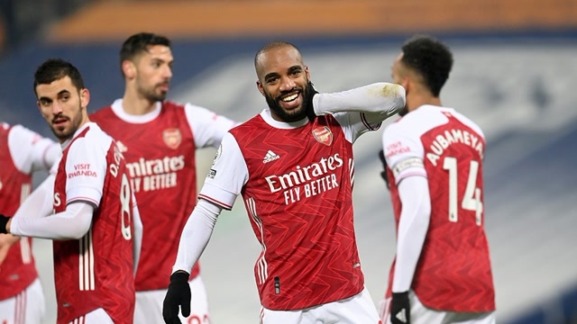 阿森纳主场大胜，拉卡泽特梅开二度